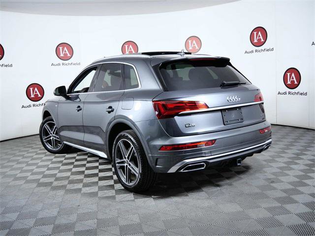 Used 2024 Audi Q5 e Premium Plus w/ Premium Plus Package image 6