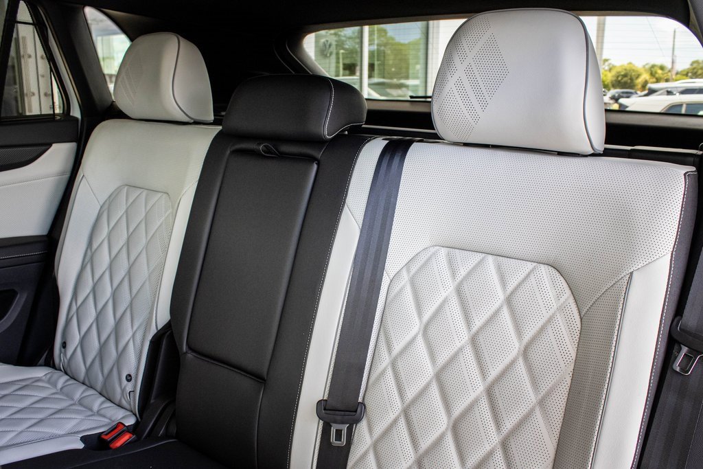 New 2025 Volkswagen Atlas Cross Sport SEL Premium R-Line image 54
