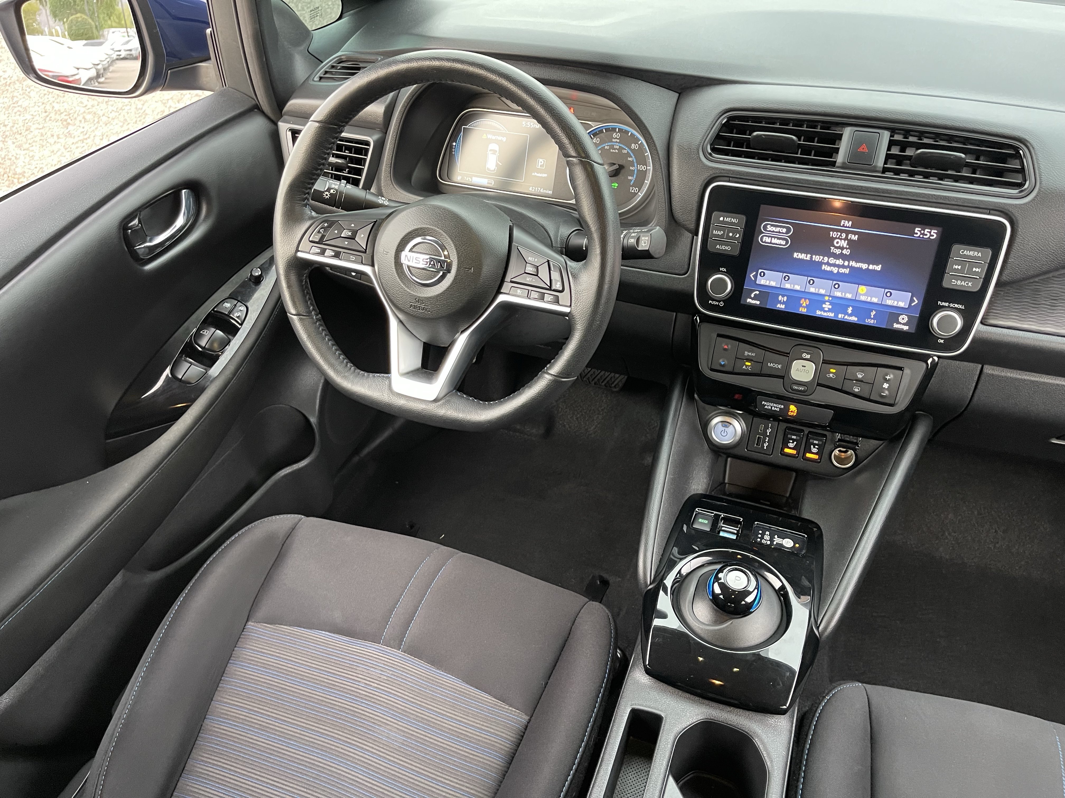 Used 2022 Nissan Leaf SV FWD image 13