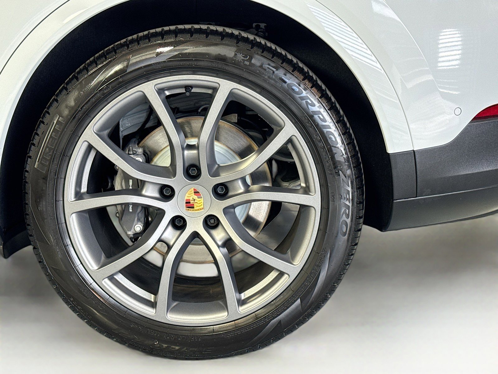 Used 2025 Porsche Cayenne image 24