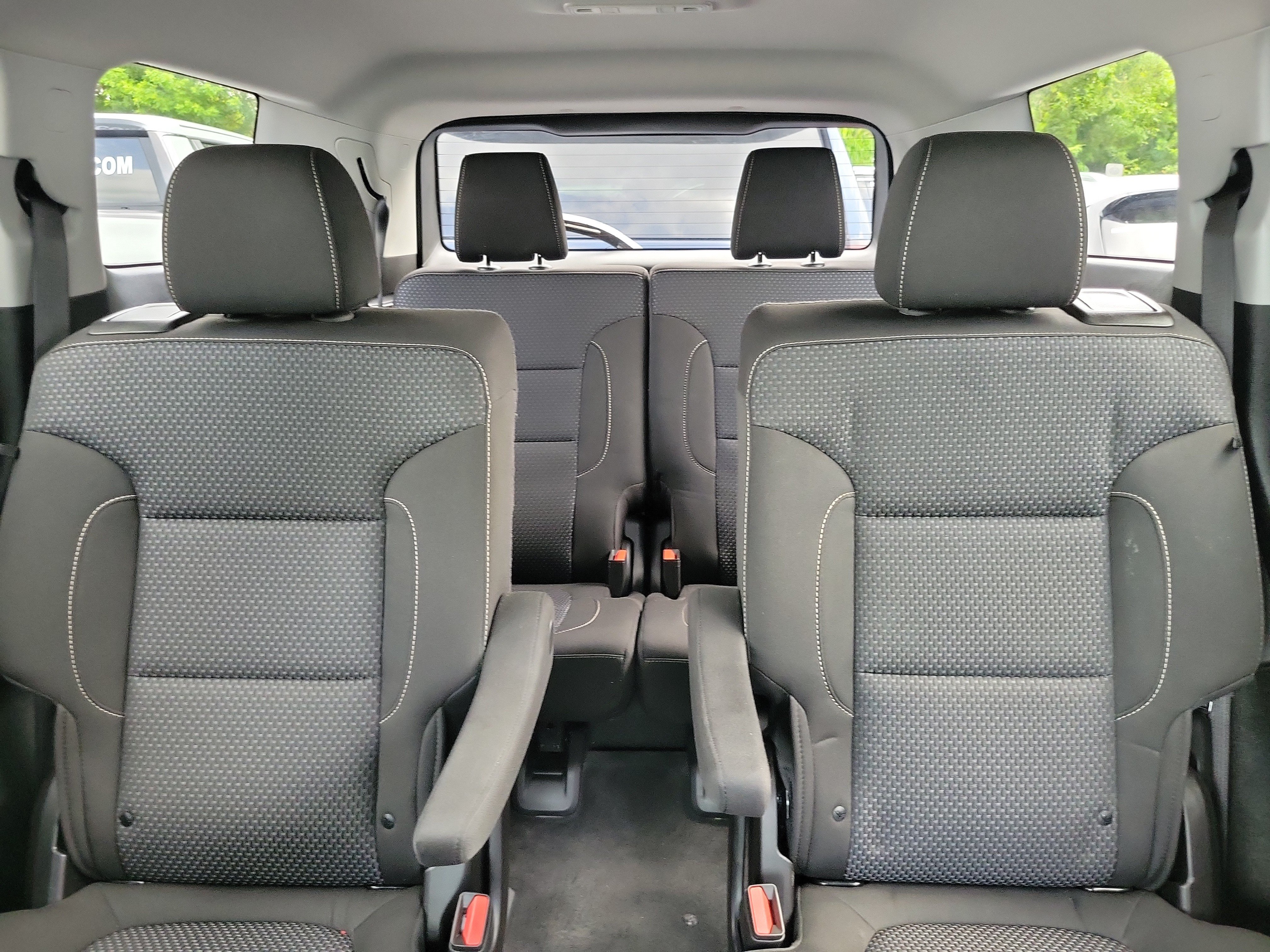 Used 2023 GMC Acadia SLE w/ Driver Convenience Package FWD image 15