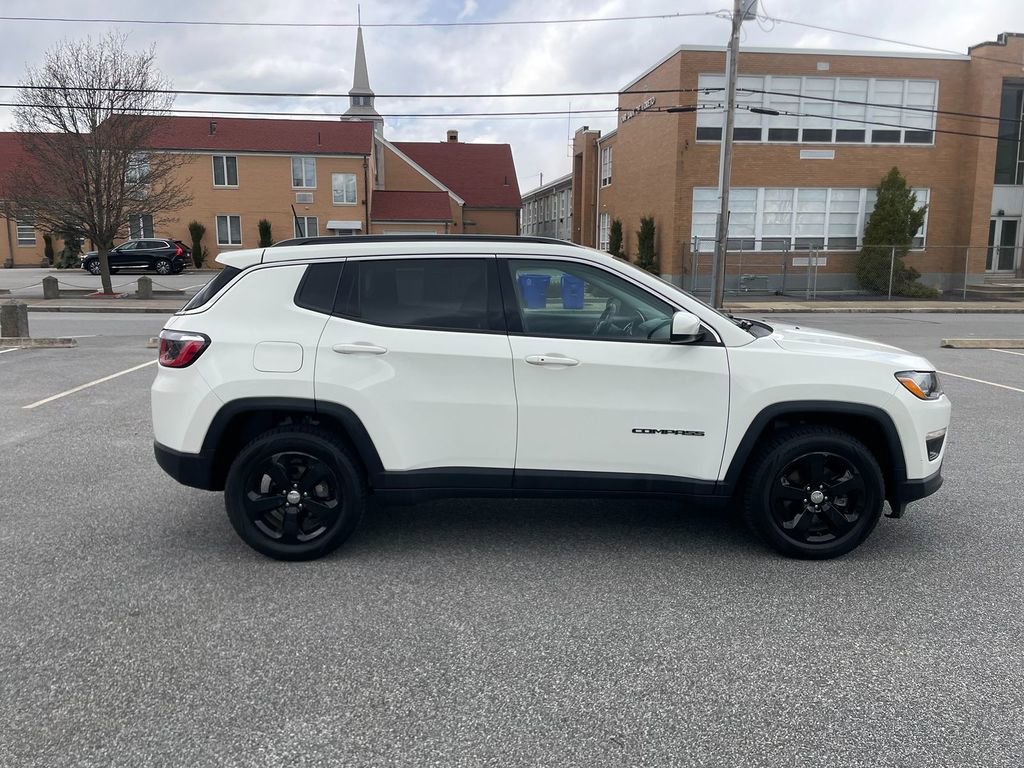 Used 2019 Jeep Compass Latitude w/ Popular Equipment Group AWD/4WD image 4