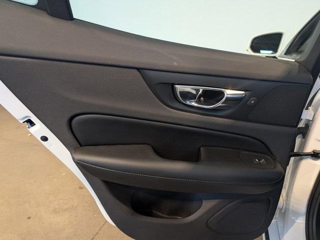 Used 2020 Volvo S60 T5 Momentum w/ Protection Package Premier image 23