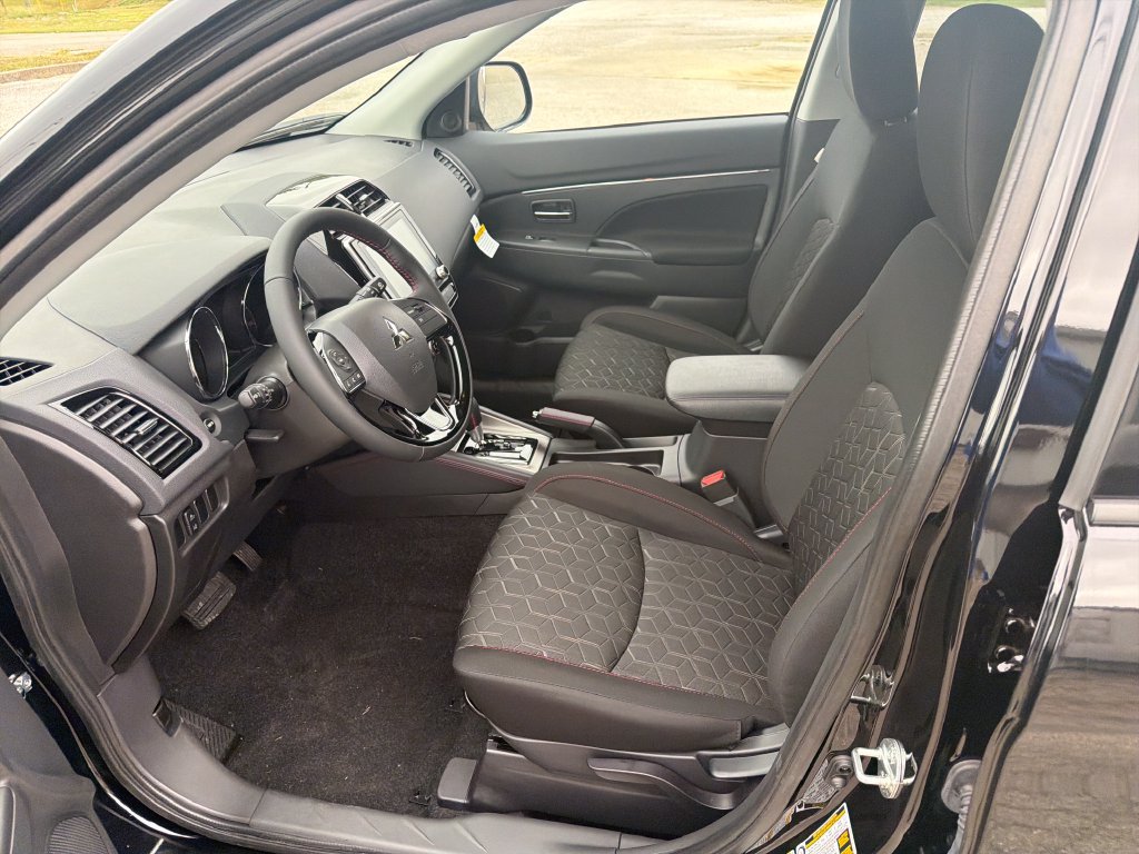 New 2027 Mitsubishi Outlander Sport LE AWD/4WD image 13