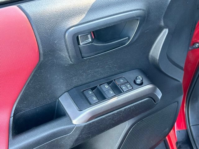 Certified 2022 Toyota Tacoma SR5 w/ Technology Package AWD/4WD image 20