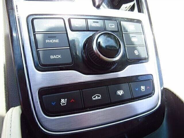 Used 2014 Hyundai Equus Signature RWD image 17