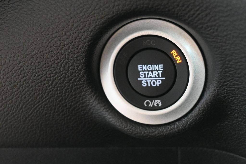 New 2027 Chrysler Pacifica Select w/ Family Tech Group FWD image 18