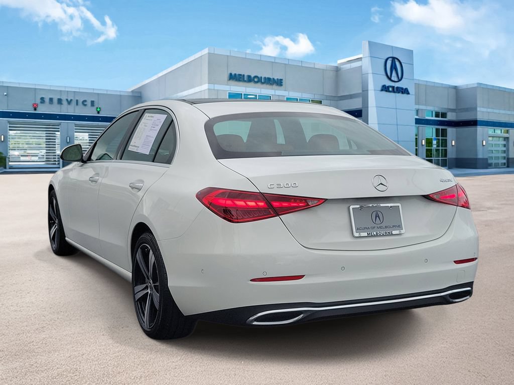 Used 2025 Mercedes-Benz C 300 4MATIC Sedan image 4
