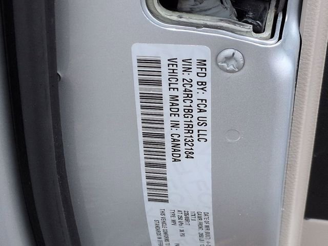 Used 2024 Chrysler Pacifica Touring-L image 32