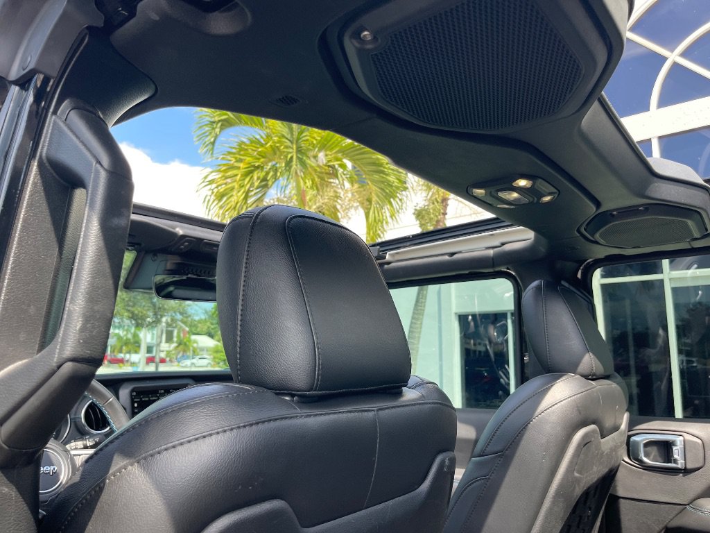 Used 2022 Jeep Wrangler Unlimited Rubicon 4xe w/ Safety Group AWD/4WD image 15