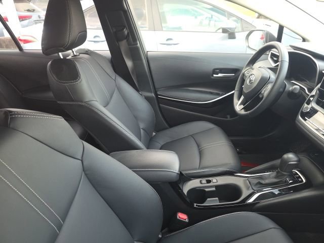 Used 2025 Toyota Corolla XLE image 8