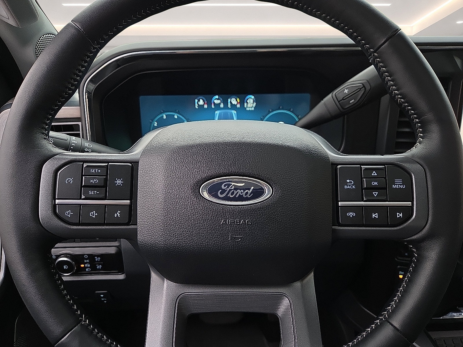 Certified 2024 Ford F350 Lariat w/ Tremor Off-Road Package AWD/4WD image 24