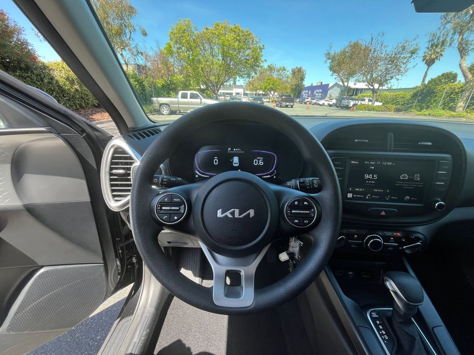 Used 2025 Kia Soul LX w/ LX Technology Package image 32