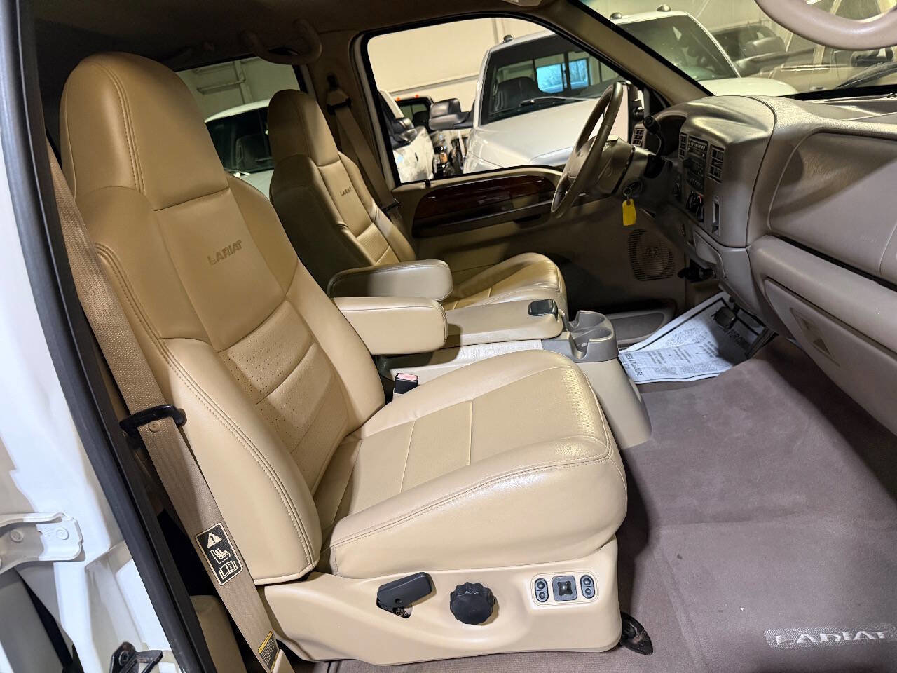 Used 2002 Ford F350 Lariat image 37