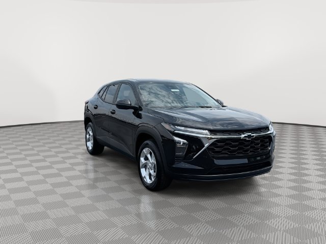 New 2026 Chevrolet Trax LS w/ LS Convenience Package FWD image 2