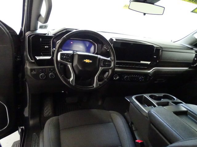 Certified 2022 Chevrolet Silverado 1500 LT w/ Z71 Off-Road Package AWD/4WD image 5