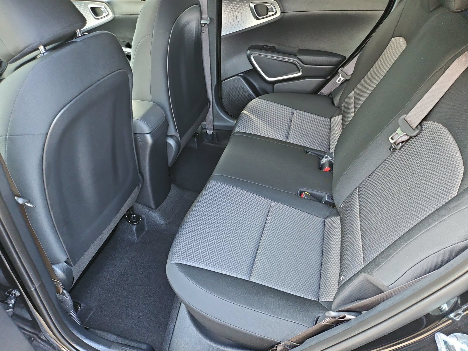 Used 2025 Kia Soul LX FWD image 27