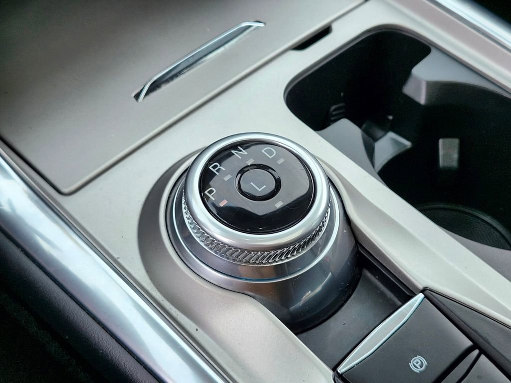 Certified 2022 Ford Explorer XLT w/ Equipment Group 202A image 28