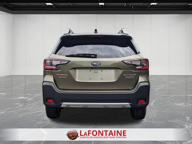 Used 2025 Subaru Outback Touring AWD/4WD image 4