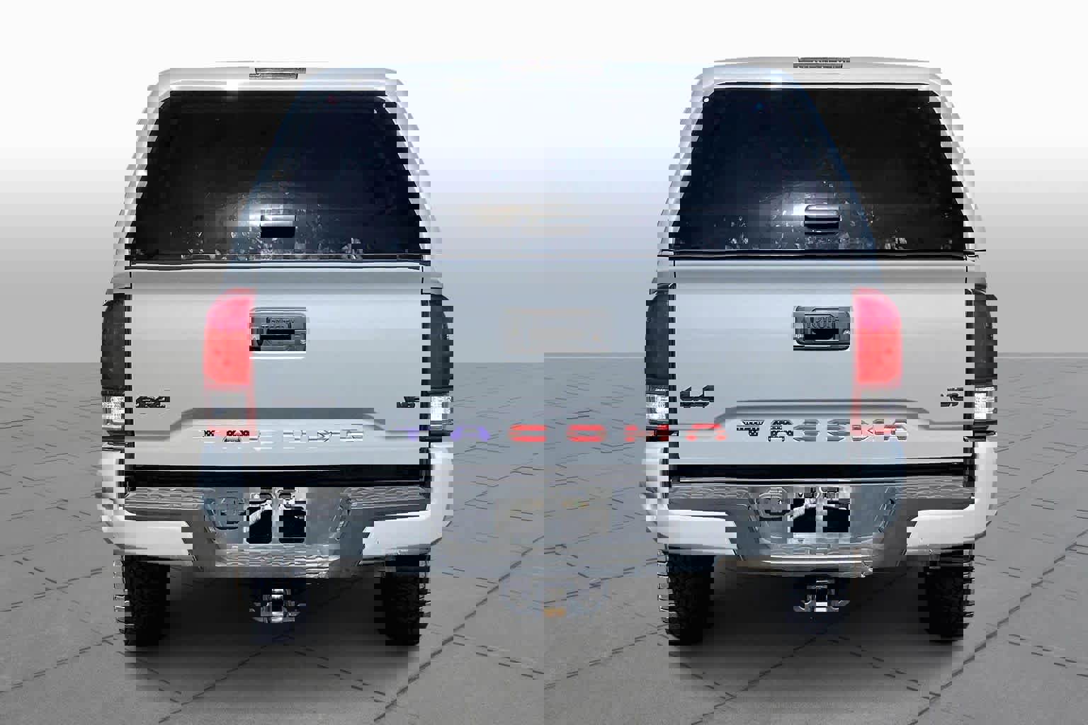 Used 2021 Toyota Tacoma SR5 w/ Technology Package AWD/4WD image 5