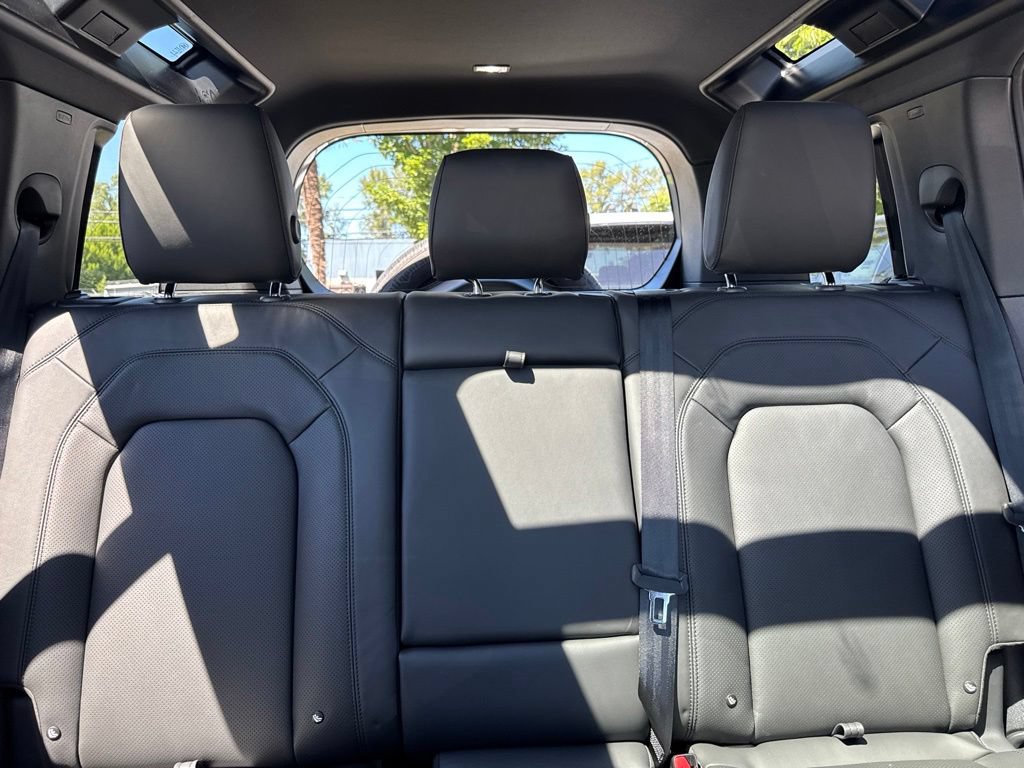 New 2026 Land Rover Defender 110 S AWD/4WD image 18