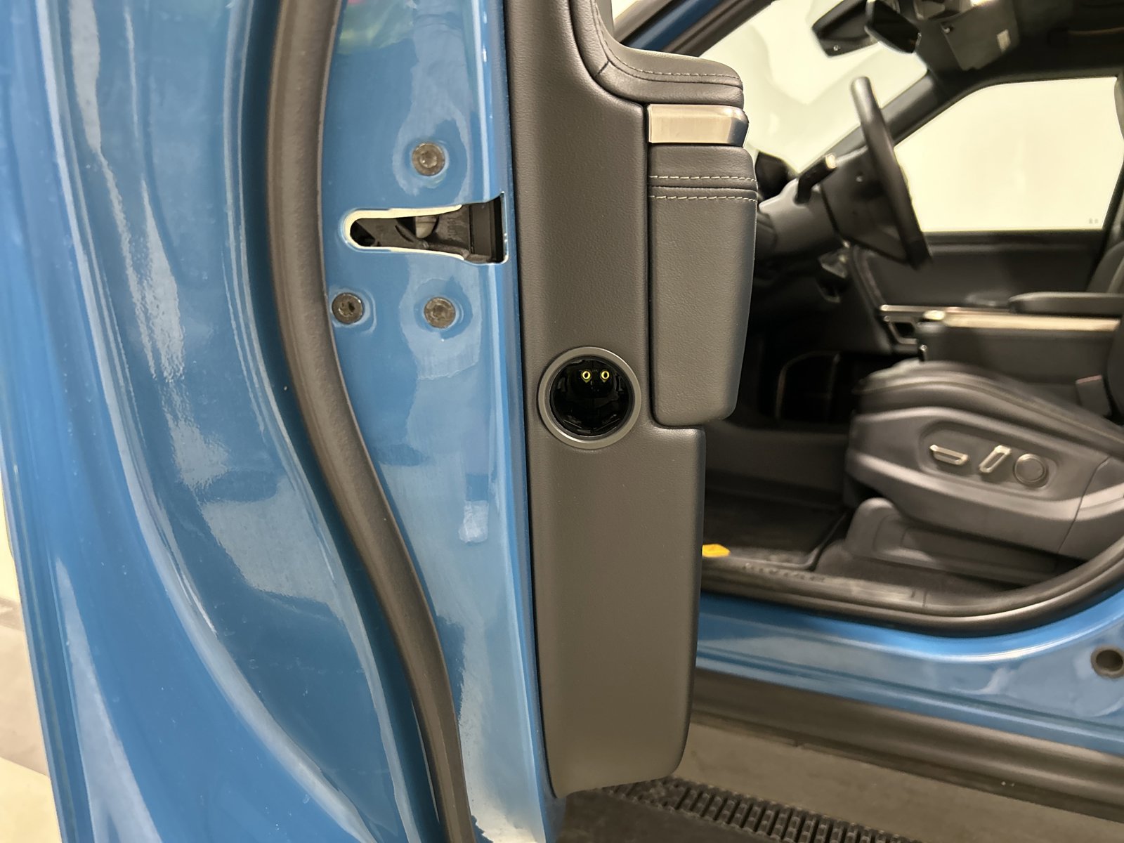 Used 2022 Rivian R1T Launch Edition AWD/4WD image 30