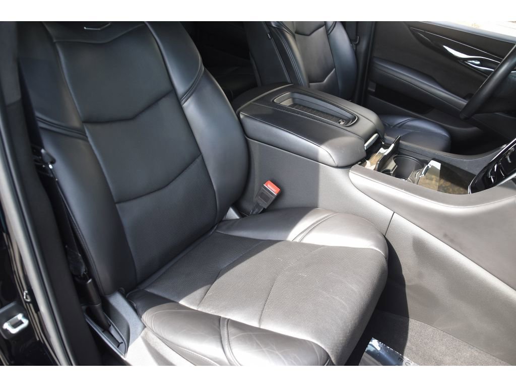 Used 2019 Cadillac Escalade ESV Platinum RWD image 32