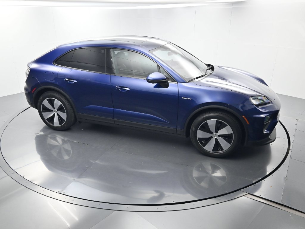 Certified 2026 Porsche Macan 4 Electric w/ Premium Package AWD/4WD image 44