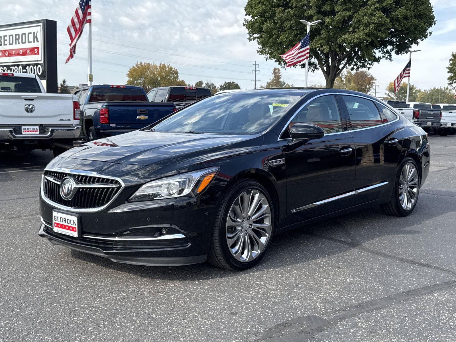 Used 2017 Buick LaCrosse Premium w/ Driver Confidence Package #2 FWD image 3