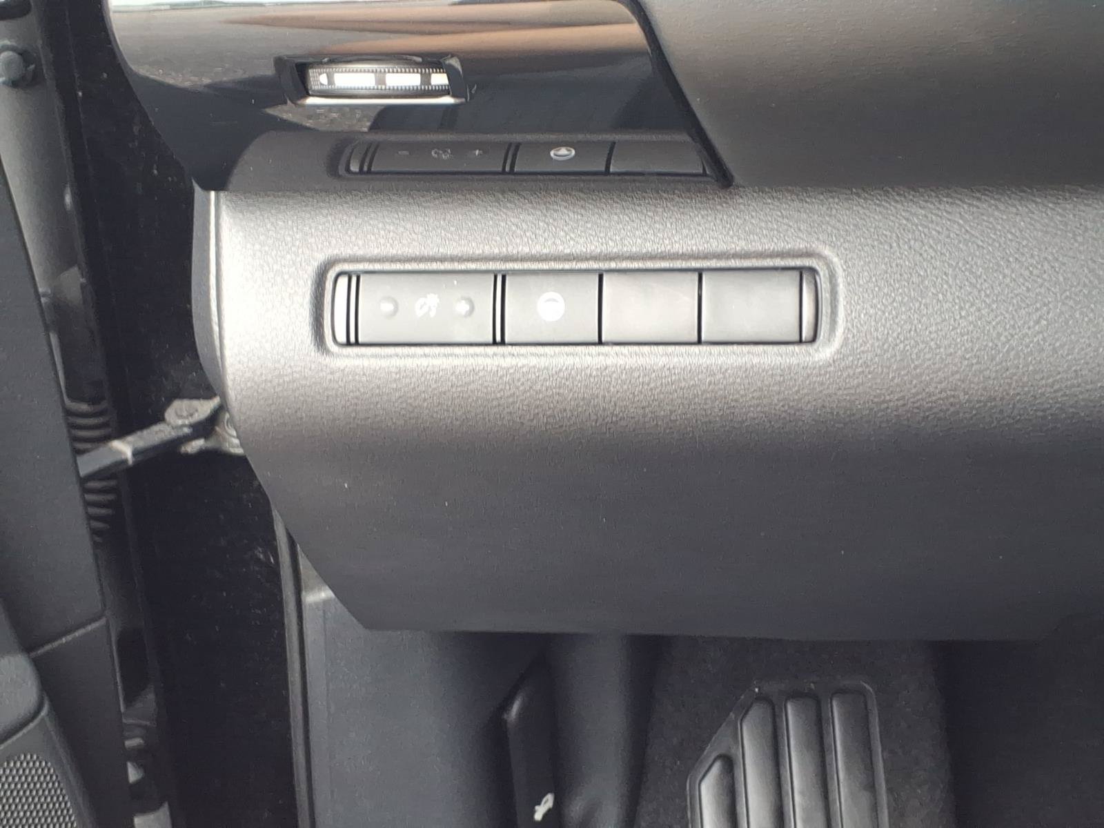 Used 2022 Nissan Pathfinder SV AWD/4WD image 22