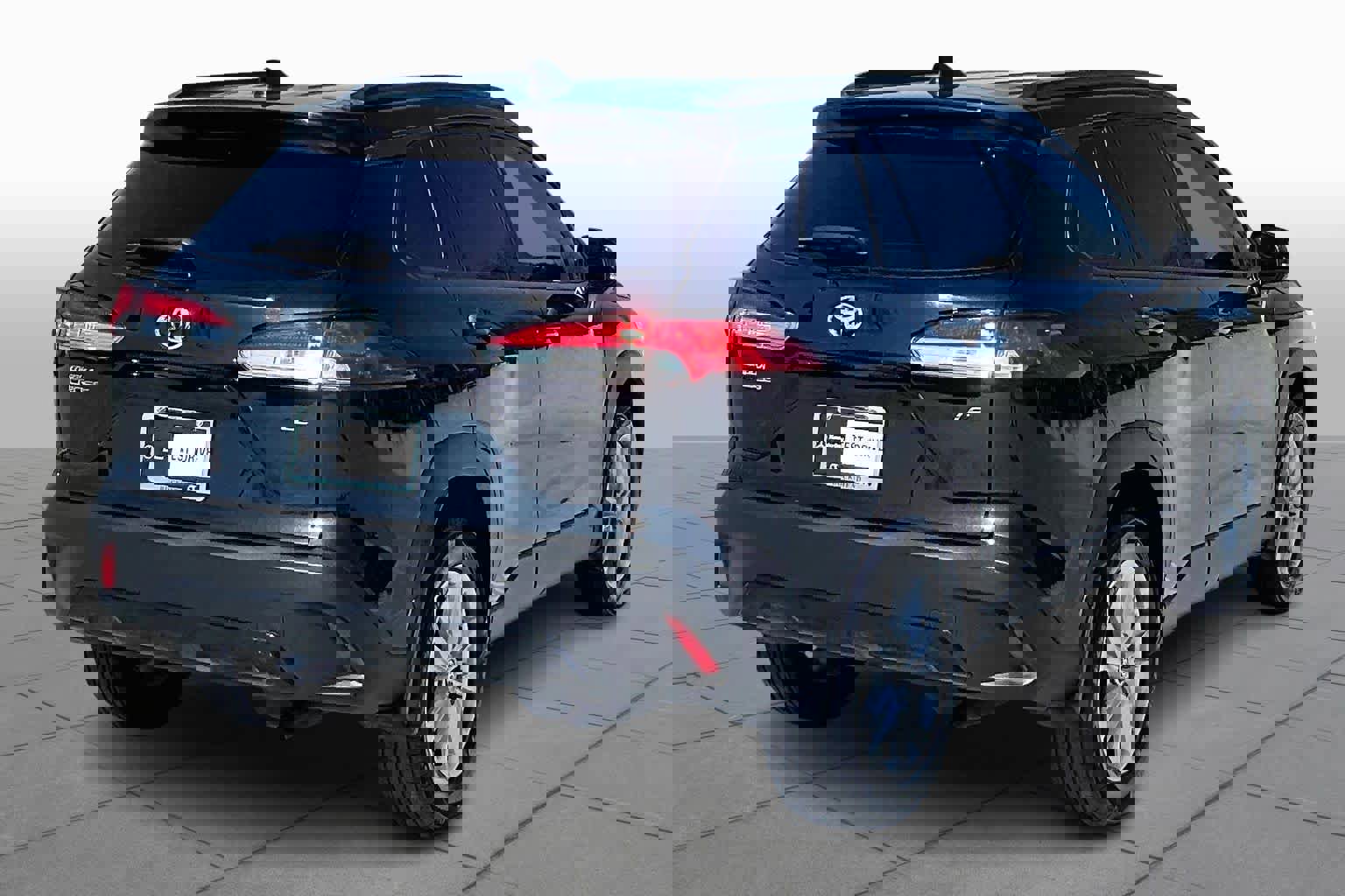 Used 2024 Toyota Corolla Cross LE w/ Moonroof Package image 13