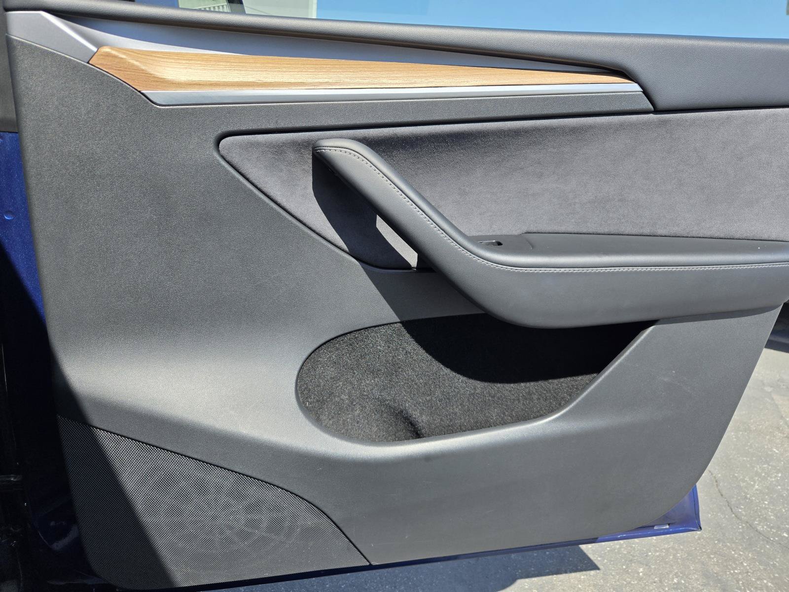 Used 2023 Tesla Model Y 2WD image 30