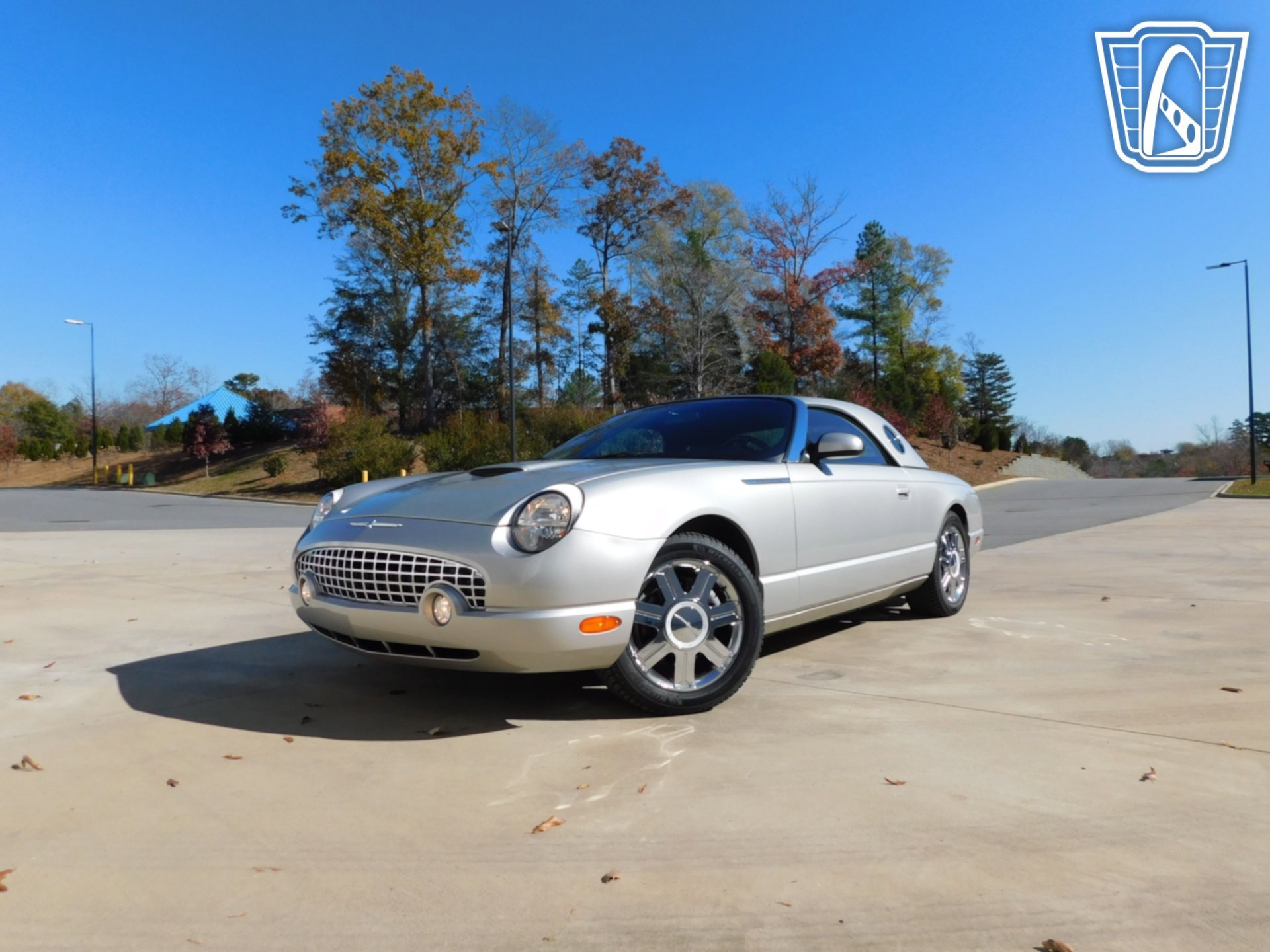 Used 2005 Ford Thunderbird image 2