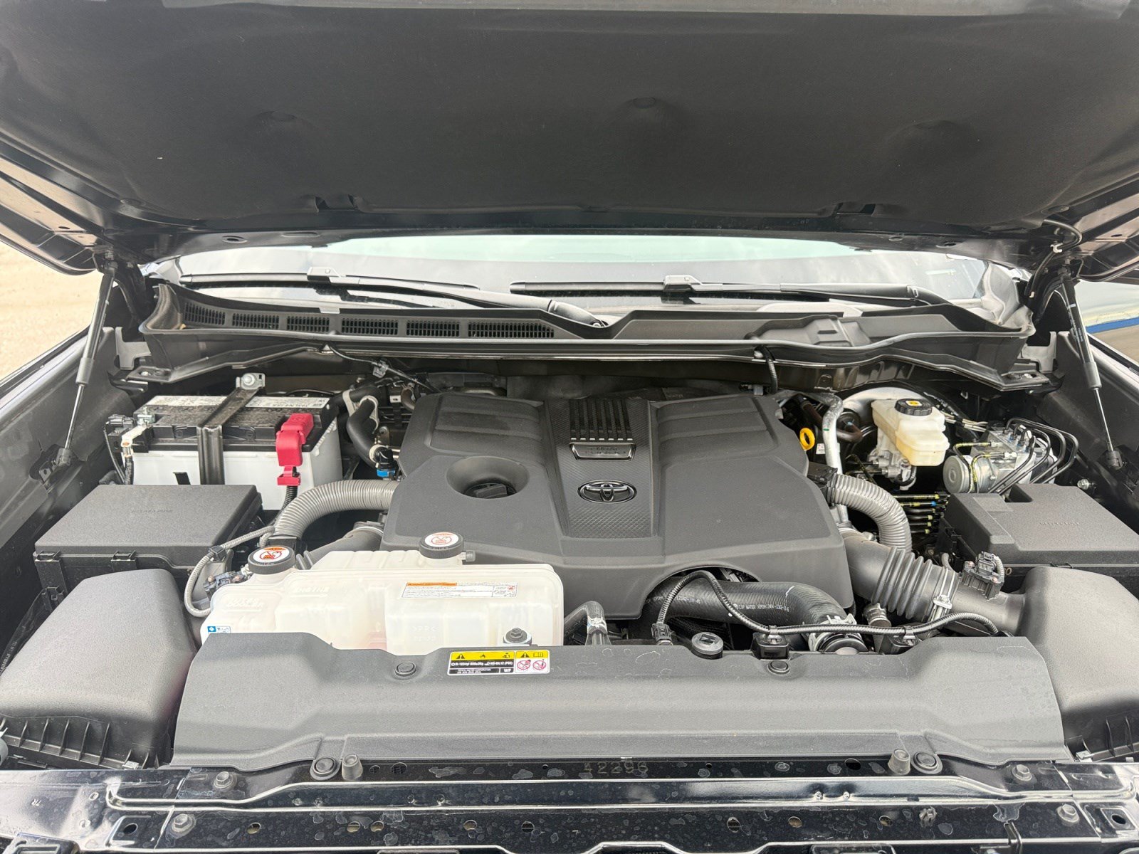 Used 2025 Toyota Tundra Limited AWD/4WD image 21