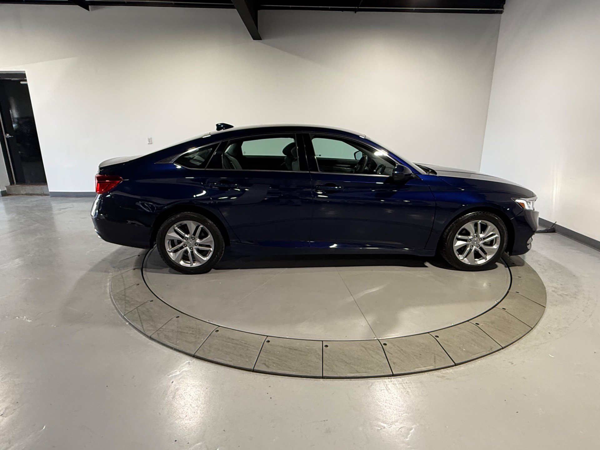 Used 2018 Honda Accord LX image 6