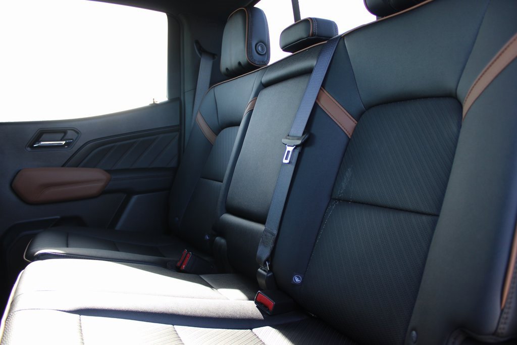 Used 2023 GMC Canyon AT4 image 29