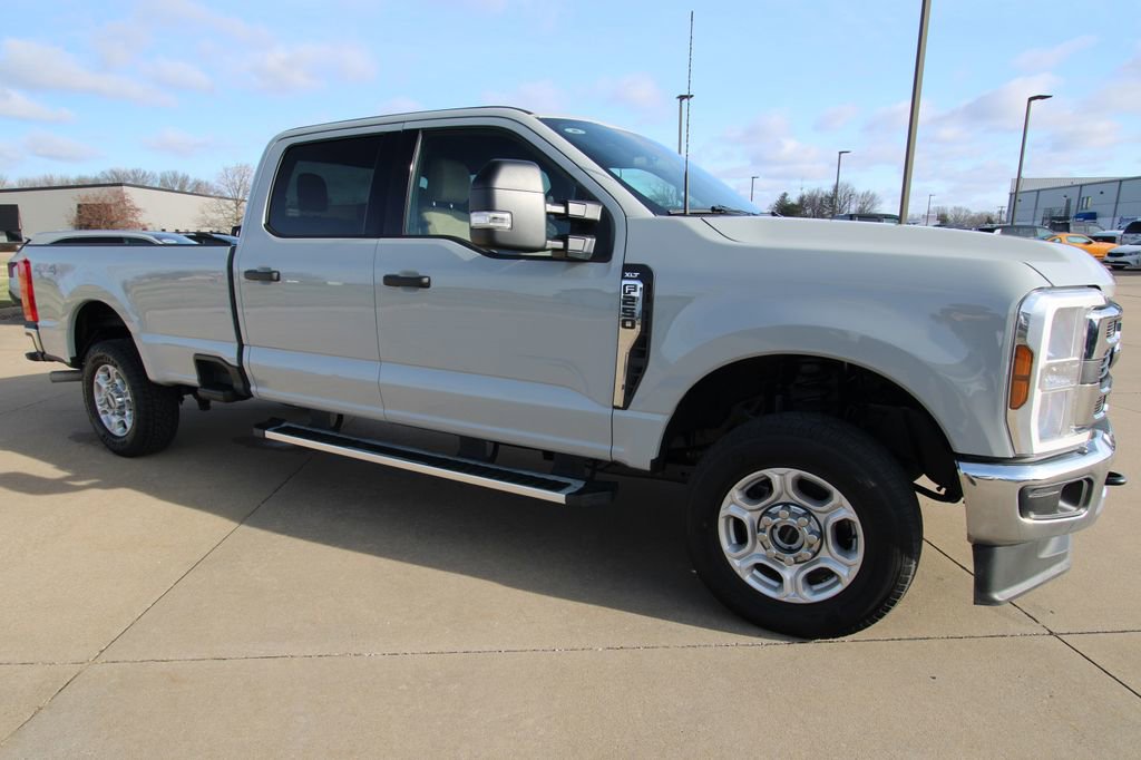 Used 2025 Ford F250 XLT image 3