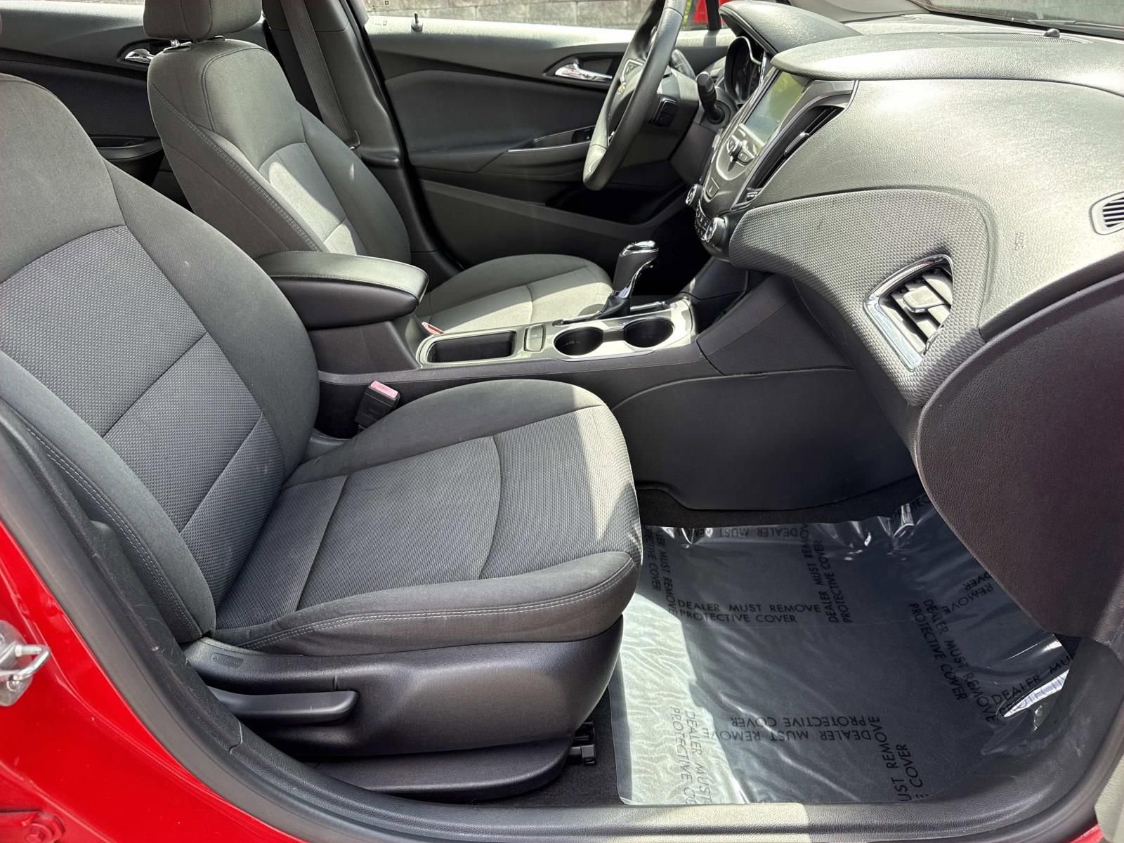 Used 2018 Chevrolet Cruze LT w/ Convenience Package image 25