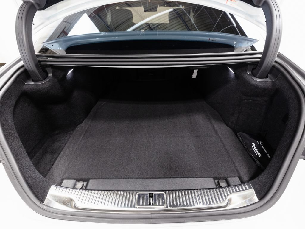 Used 2025 Mercedes-Benz S 580e 4MATIC Sedan image 31