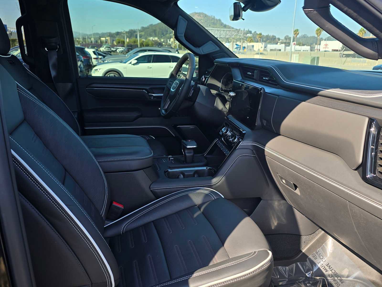 Used 2025 GMC Sierra 1500 AT4X image 11