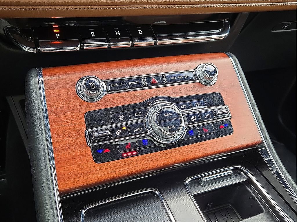 Used 2022 Lincoln Aviator Reserve w/ Equipment Group 201A image 30