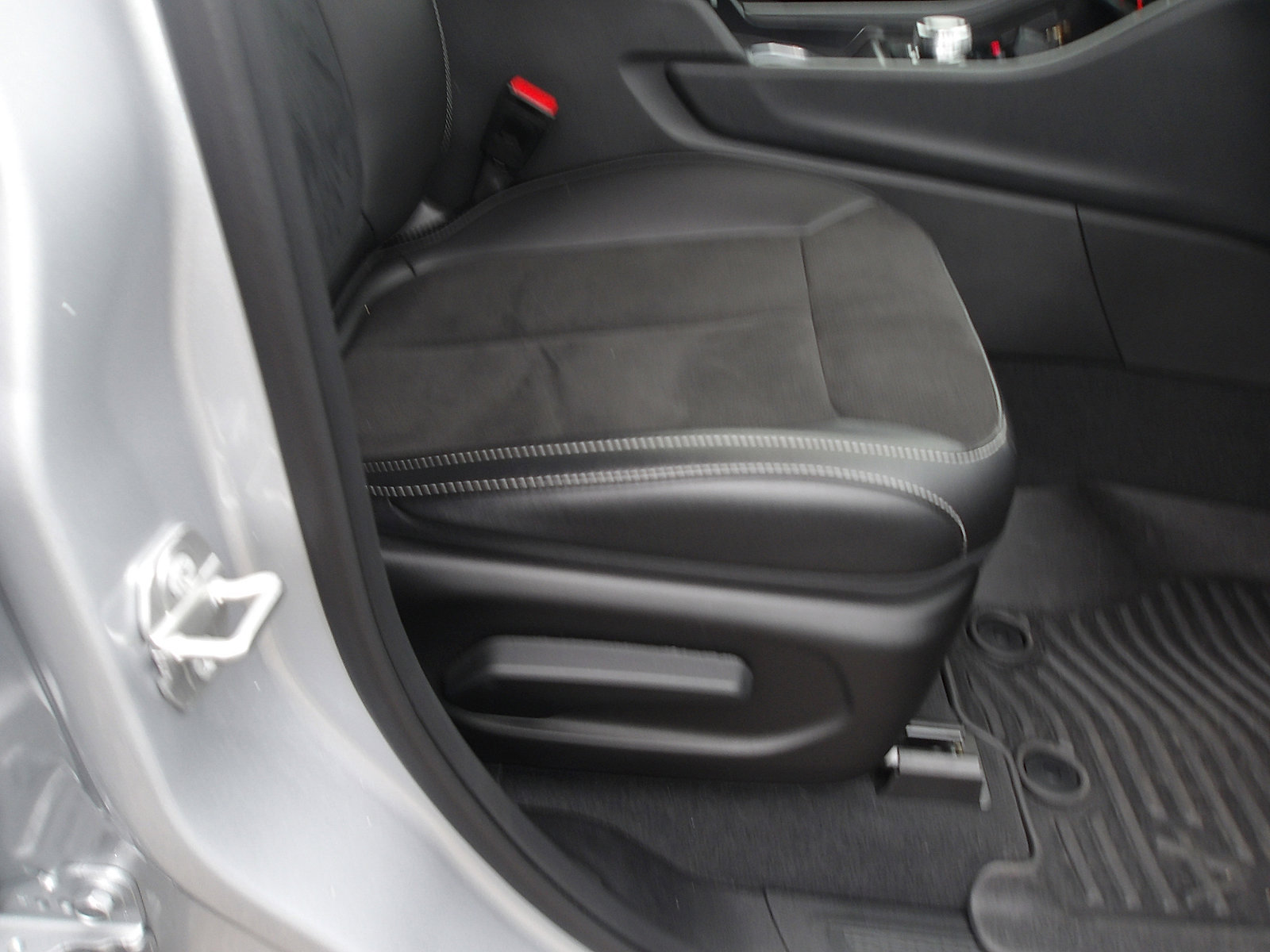 Used 2025 Jeep Grand Cherokee Altitude image 12