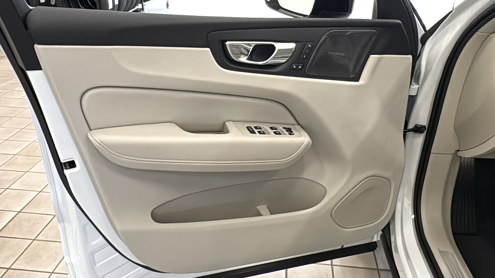New 2026 Volvo XC60 B5 Ultra w/ Protection Package Premier AWD/4WD image 21