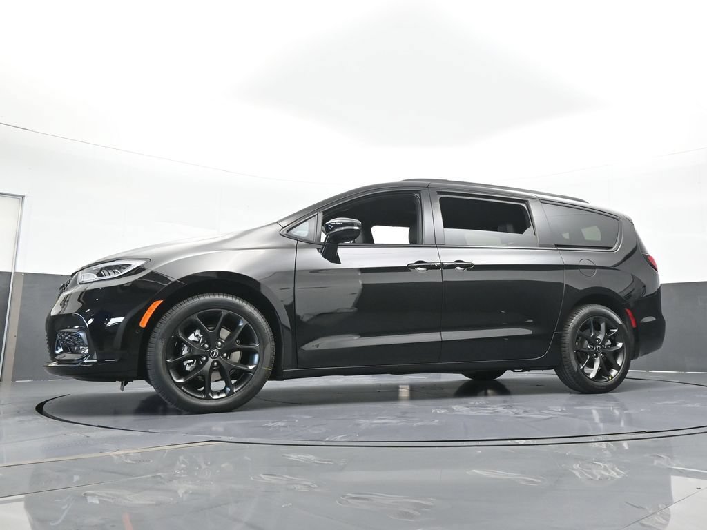 New 2026 Chrysler Pacifica Select w/ S Appearance Package FWD image 56
