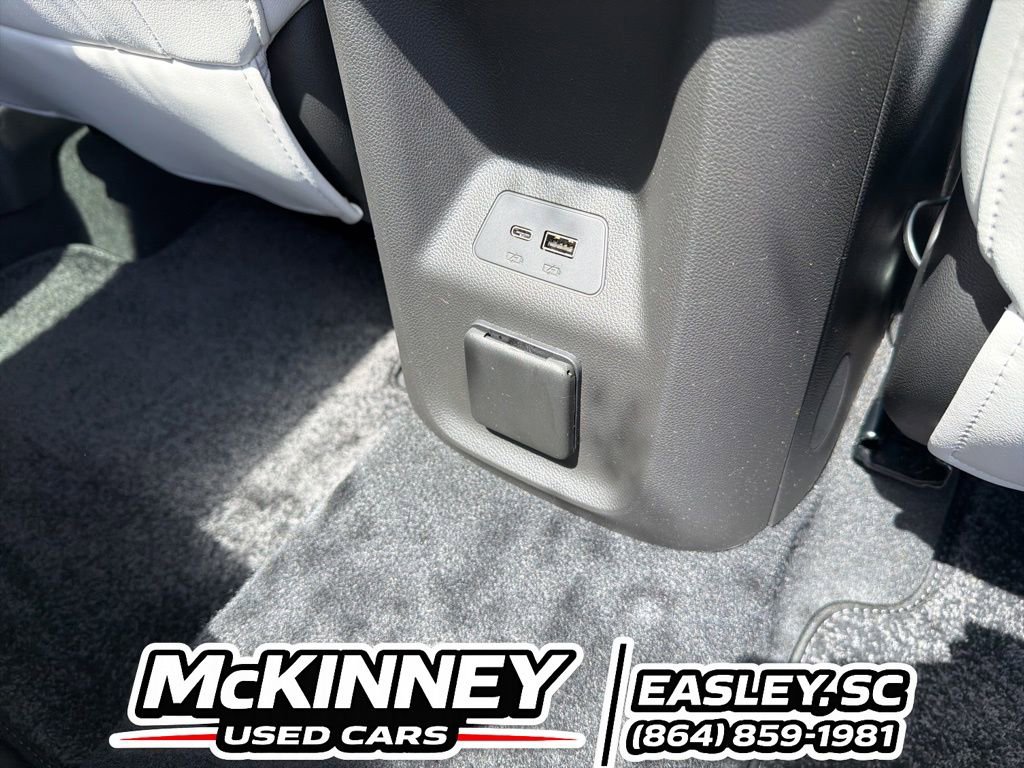 Used 2024 Buick Envision Avenir AWD/4WD image 24