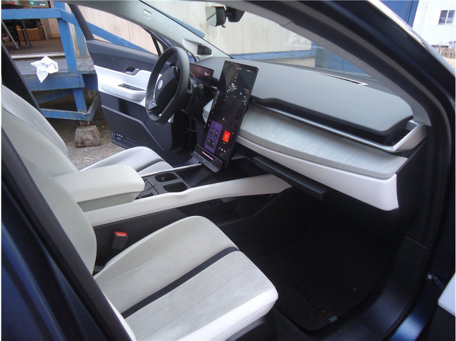 Used 2023 Fisker Ocean One AWD/4WD image 18