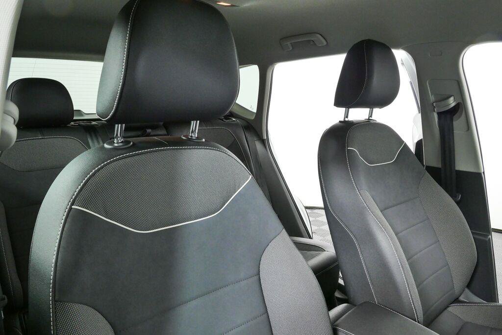 Certified 2023 Volkswagen Taos SE FWD image 21