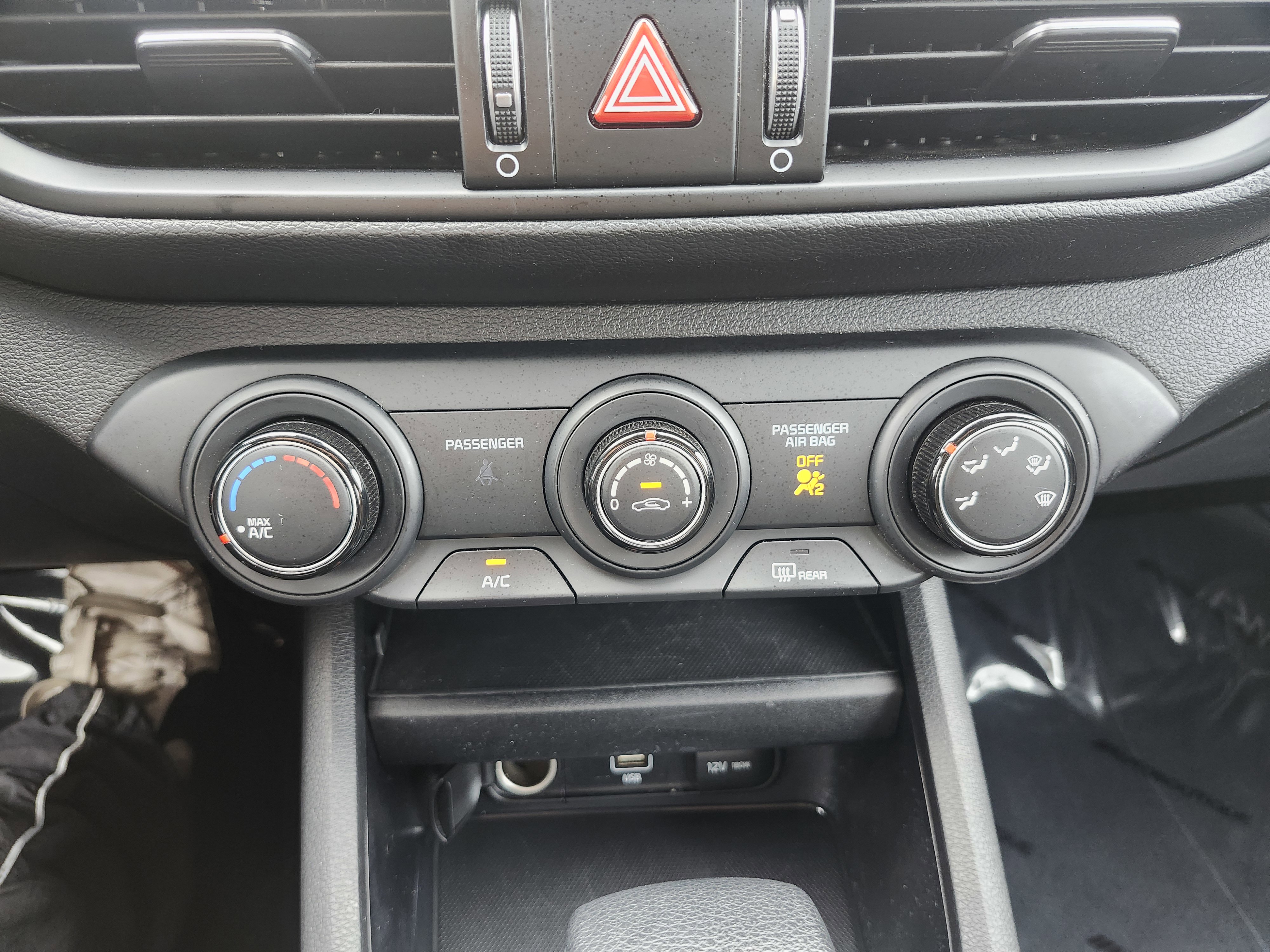 Used 2022 Kia Forte LXS FWD image 28