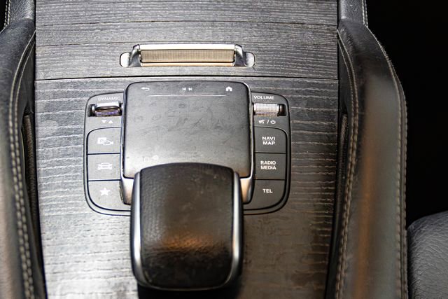 Used 2023 Mercedes-Benz GLE 350 4MATIC image 11