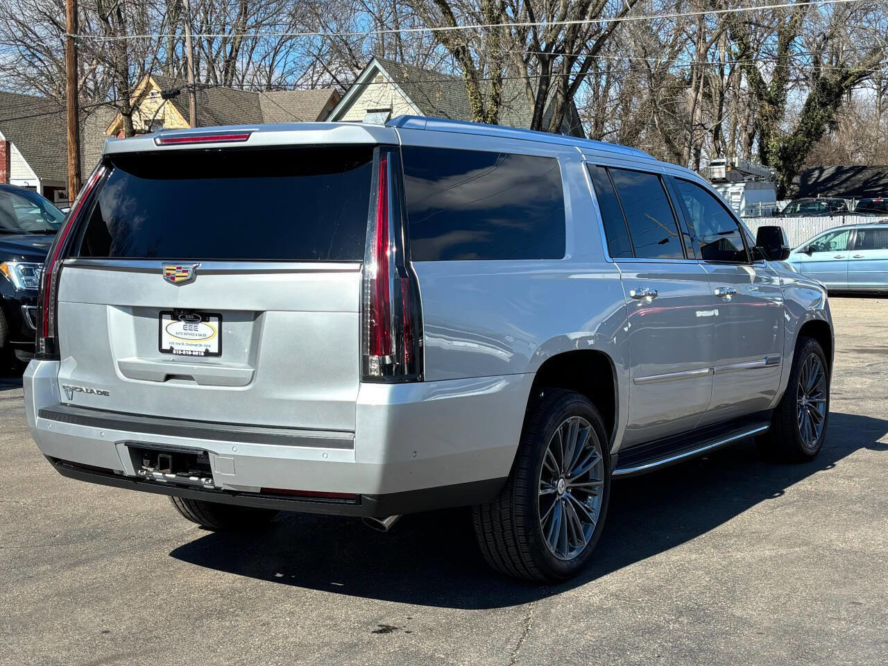 Used 2019 Cadillac Escalade ESV Luxury w/ LPO, Radiant Package image 8